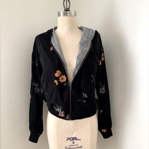 Saltwater Luxe Women’s Black Floral Bomber Jacket- Size S